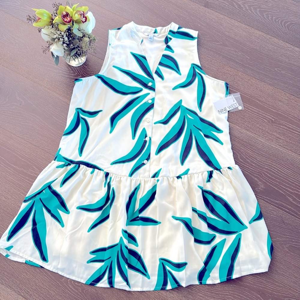 NWT! NINE WEST ruffle hem mini dress. Tropical abstract leaves design. Size L.